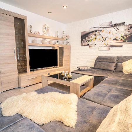 Truth Fuer 5 - King Size Betten, Kamin, Garten, Xxl Couch, Smart-Tv Dortmund Bagian luar foto